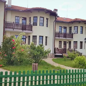 Pinerose Отель